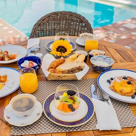 Alojamento de Acomodação e Pequeno-almoço The Pearl - 4*